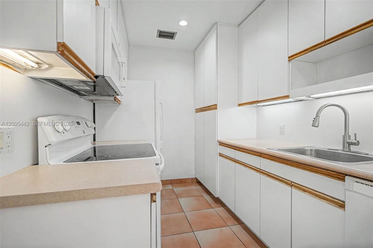 8115 SW 63rd Pl , Miami, FL 33143 Photo