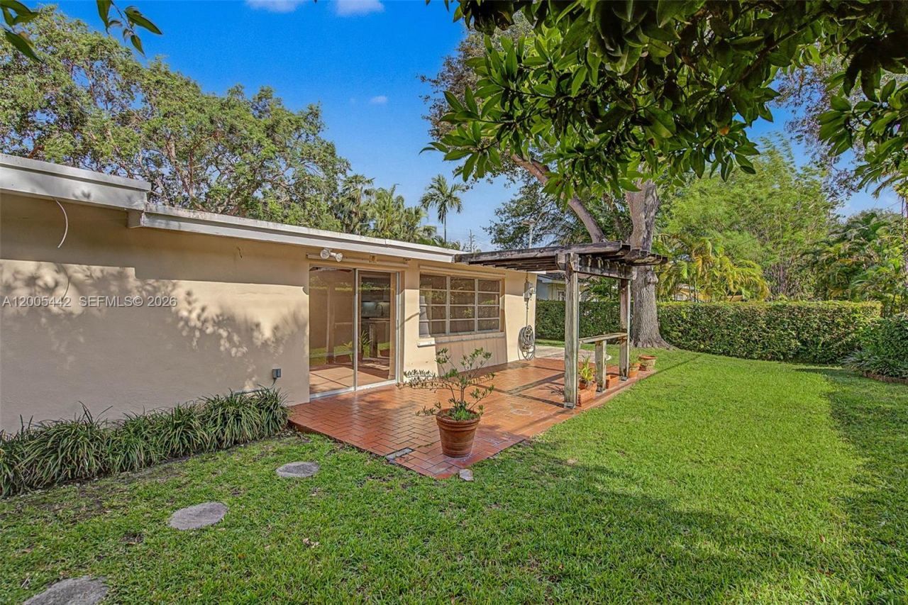 8115 SW 63rd Pl , Miami, FL 33143 Photo