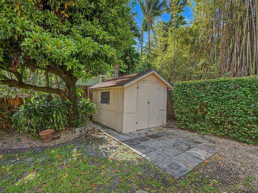Property Image 32