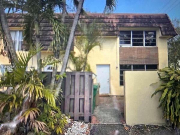 3820 SW 60th Ter, Unit 1, Davie, FL 33314