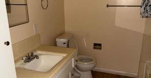 7626-7630 Brentwood Dr, Stockton, CA 95207 Photo