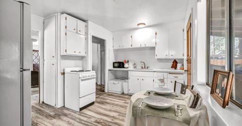 1084 Juniper Avenue, South Lake Tahoe, CA 96150 Photo