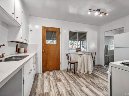 1084 Juniper Avenue, South Lake Tahoe, CA 96150 Photo