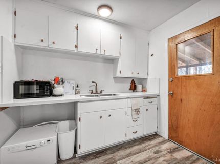 1084 Juniper Avenue, South Lake Tahoe, CA 96150 Photo