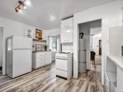 1084 Juniper Avenue, South Lake Tahoe, CA 96150 Photo