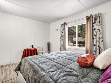 1084 Juniper Avenue, South Lake Tahoe, CA 96150 Photo