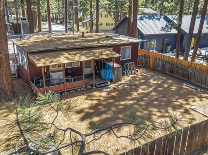 1084 Juniper Avenue, South Lake Tahoe, CA 96150 Photo