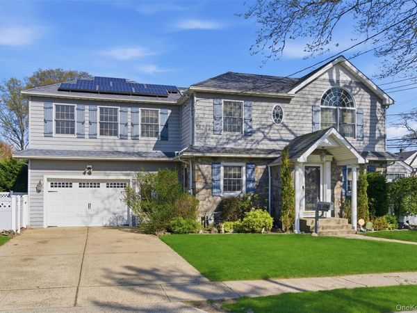 2185 Howard Place , Bellmore, NY 11710