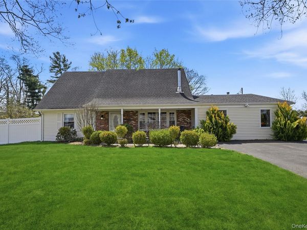 18 Marwood Place, Stony Brook, NY 11790