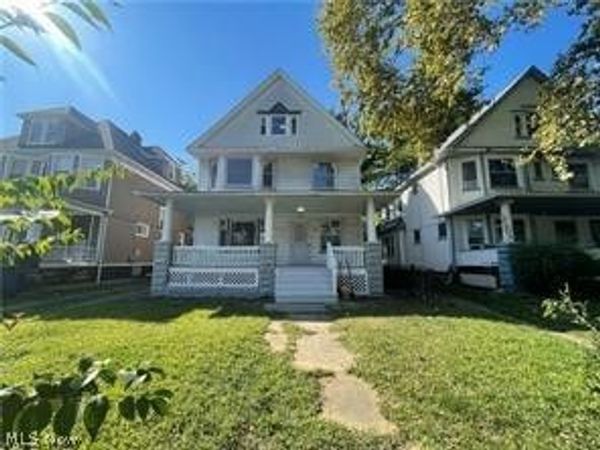 10404 South Boulevard , Cleveland, OH 44108