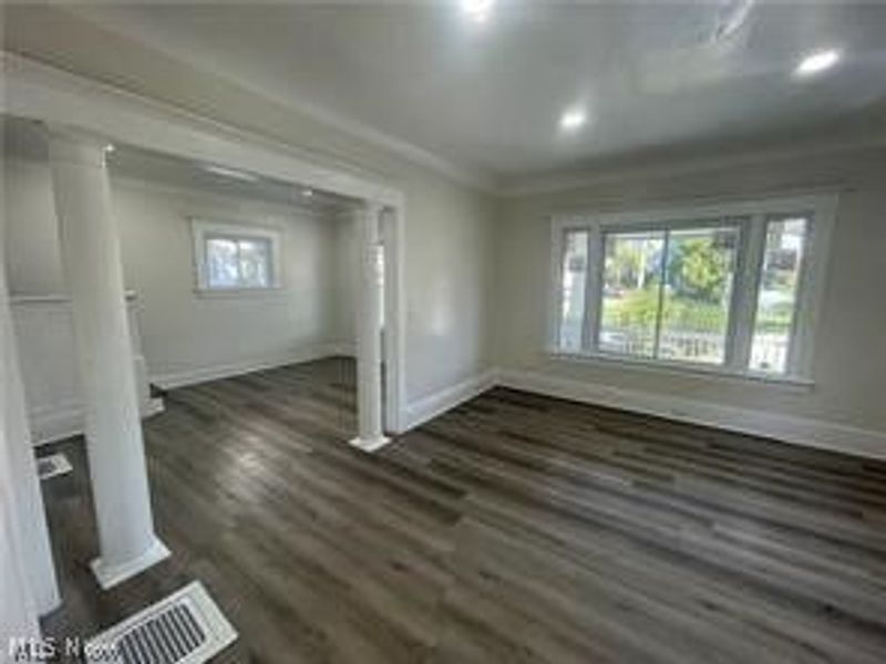 10404 South Boulevard, Cleveland, OH 44108 Photo 13