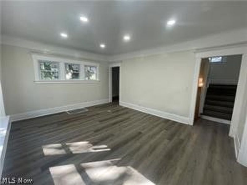 10404 South Boulevard, Cleveland, OH 44108 Photo 14