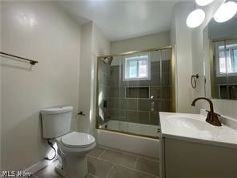 10404 South Boulevard, Cleveland, OH 44108 Photo 18