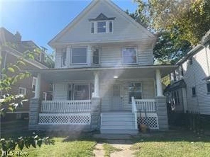 10404 South Boulevard, Cleveland, OH 44108 Photo 2