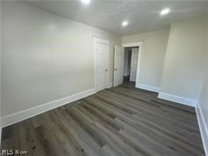 10404 South Boulevard, Cleveland, OH 44108 Photo 32