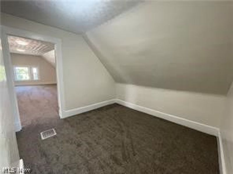 10404 South Boulevard, Cleveland, OH 44108 Photo 33