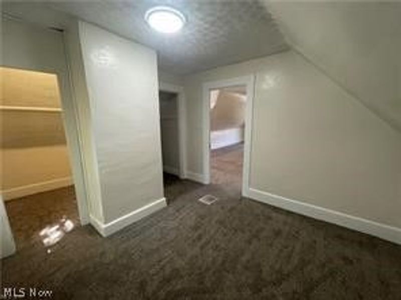 10404 South Boulevard, Cleveland, OH 44108 Photo 35