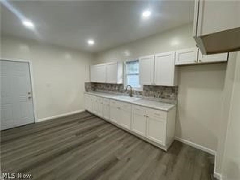 10404 South Boulevard, Cleveland, OH 44108 Photo 8