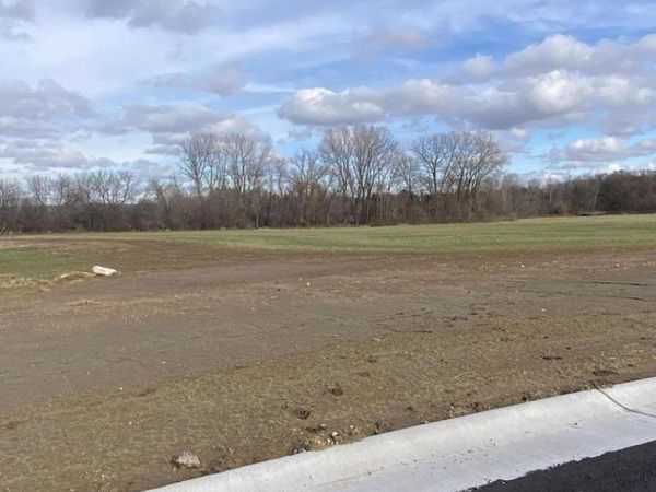 S53W26728 W GEMSTONE COURT, Waukesha, WI 53189