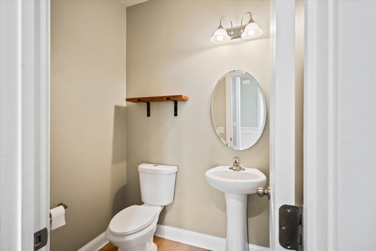 1917 Gammon Street Photo 28