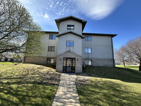 470 21st St SW, Unit 301, Huron, SD 57350