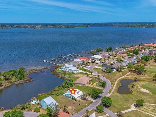 1918 Country Club Drive , Lynn Haven, FL 32444