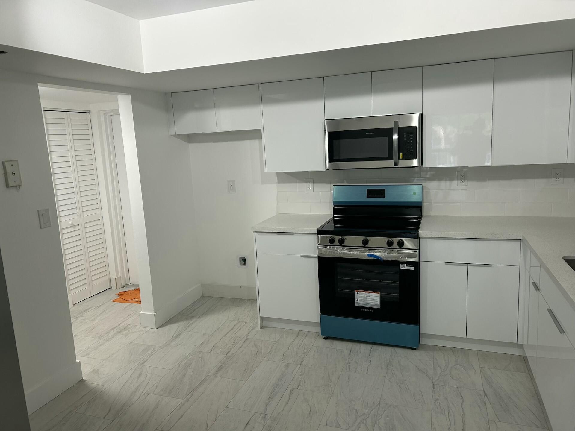 701 N Pine Island Road, Unit 304, Plantation, FL 33324 Photo