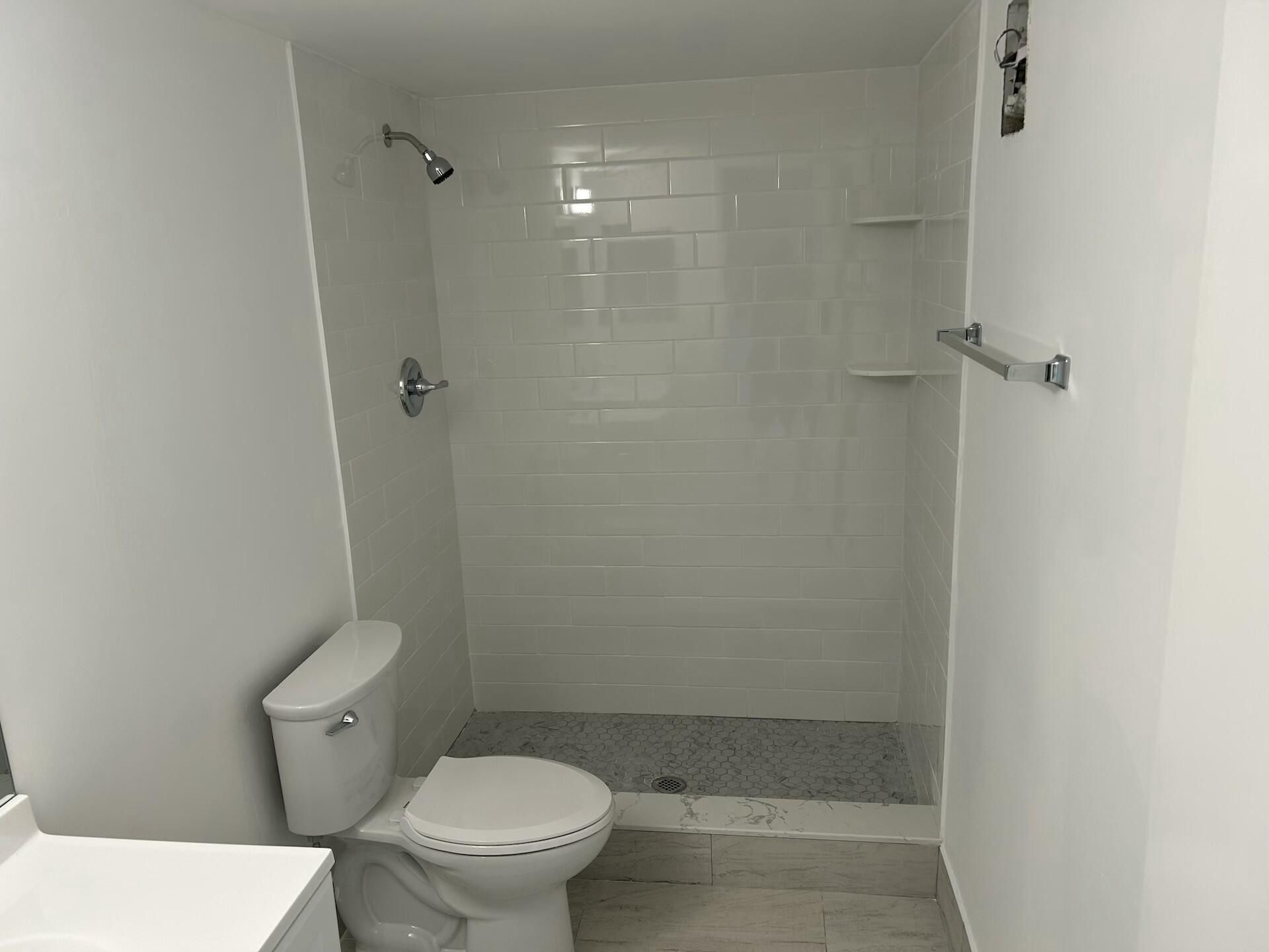 701 N Pine Island Road, Unit 304, Plantation, FL 33324 Photo