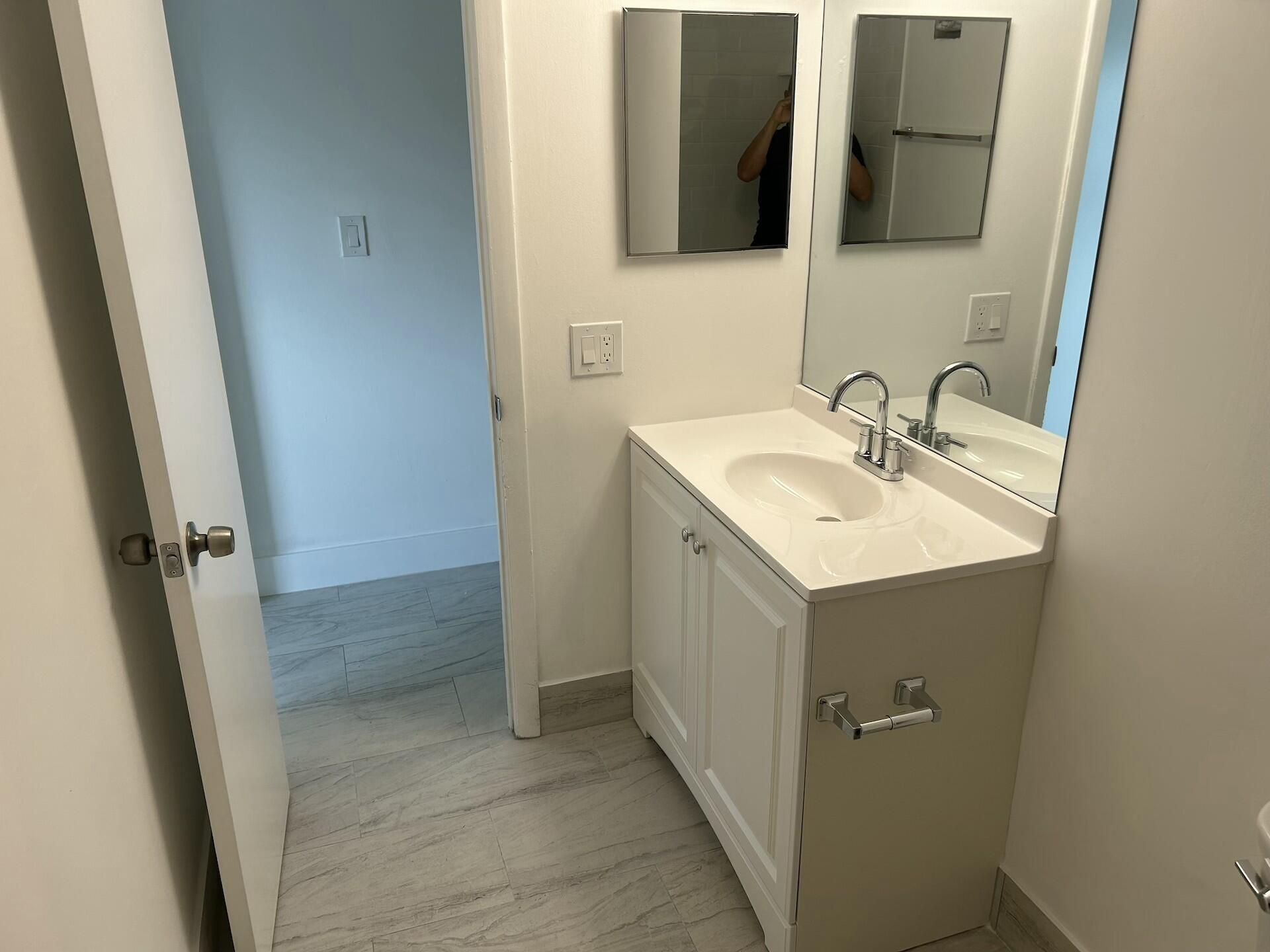 701 N Pine Island Road, Unit 304, Plantation, FL 33324 Photo