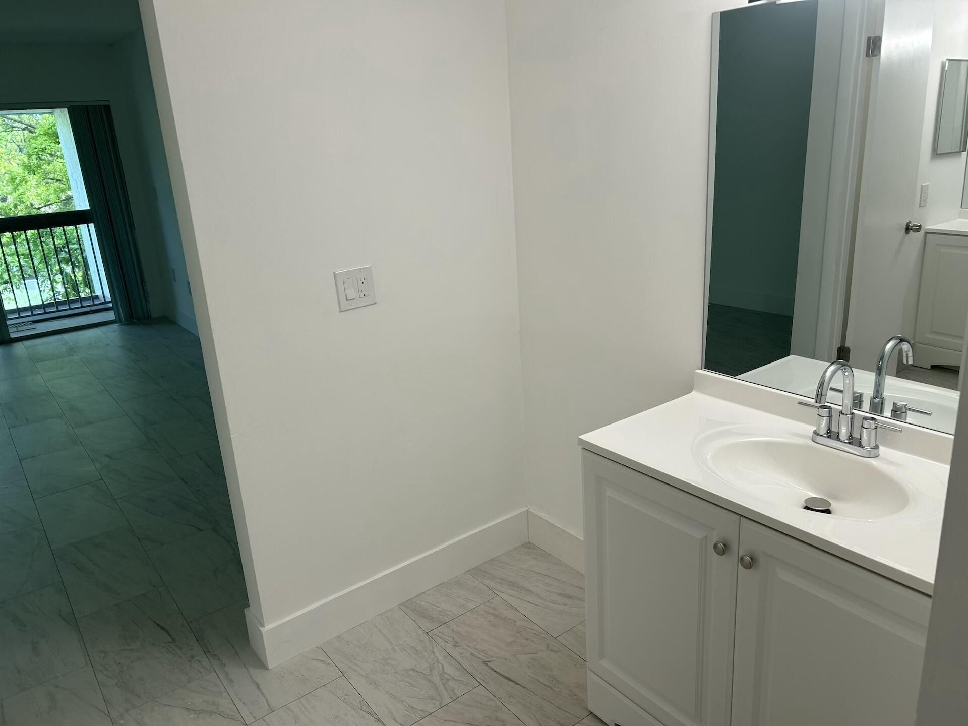 701 N Pine Island Road, Unit 304, Plantation, FL 33324 Photo