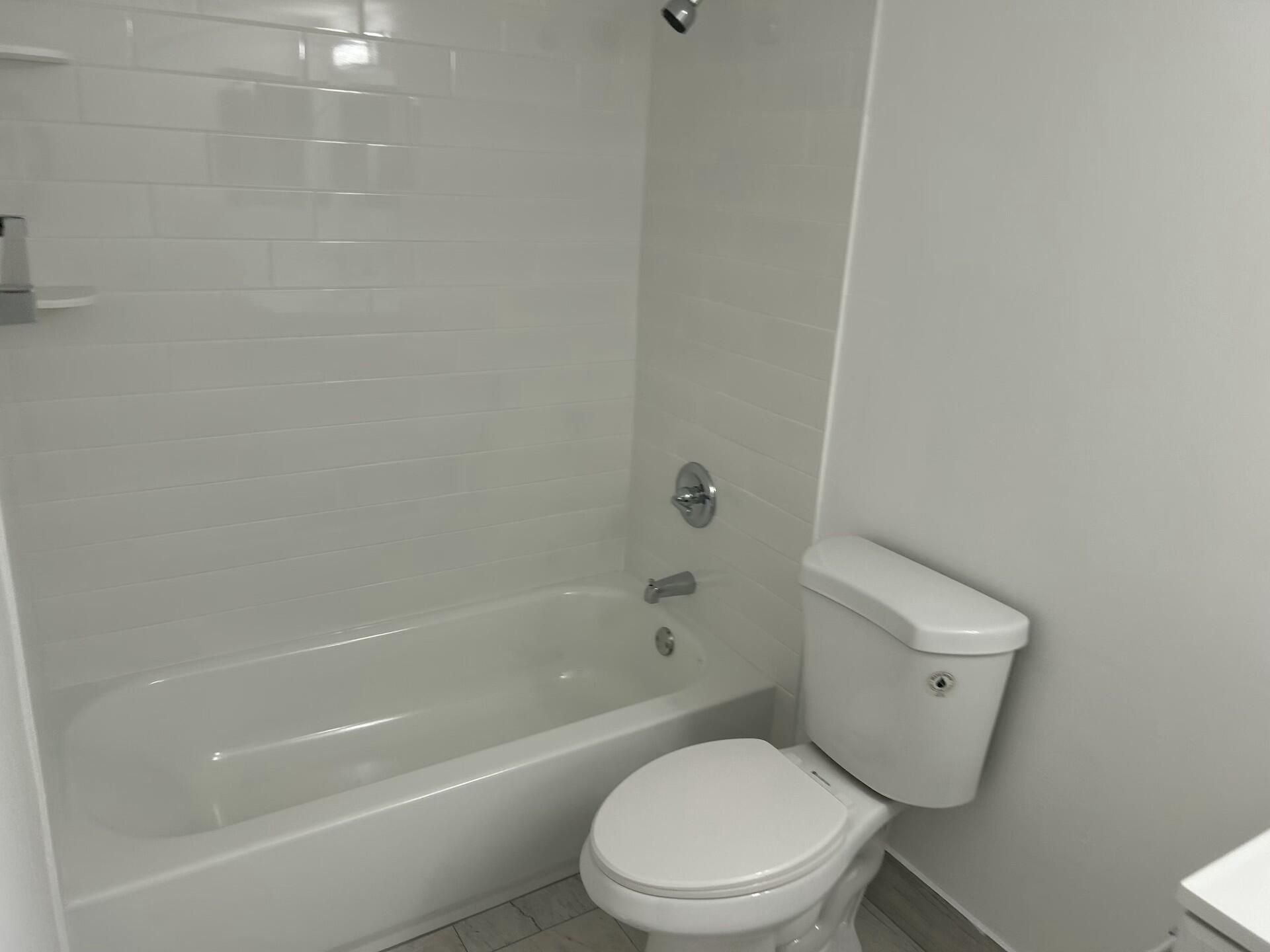 701 N Pine Island Road, Unit 304, Plantation, FL 33324 Photo