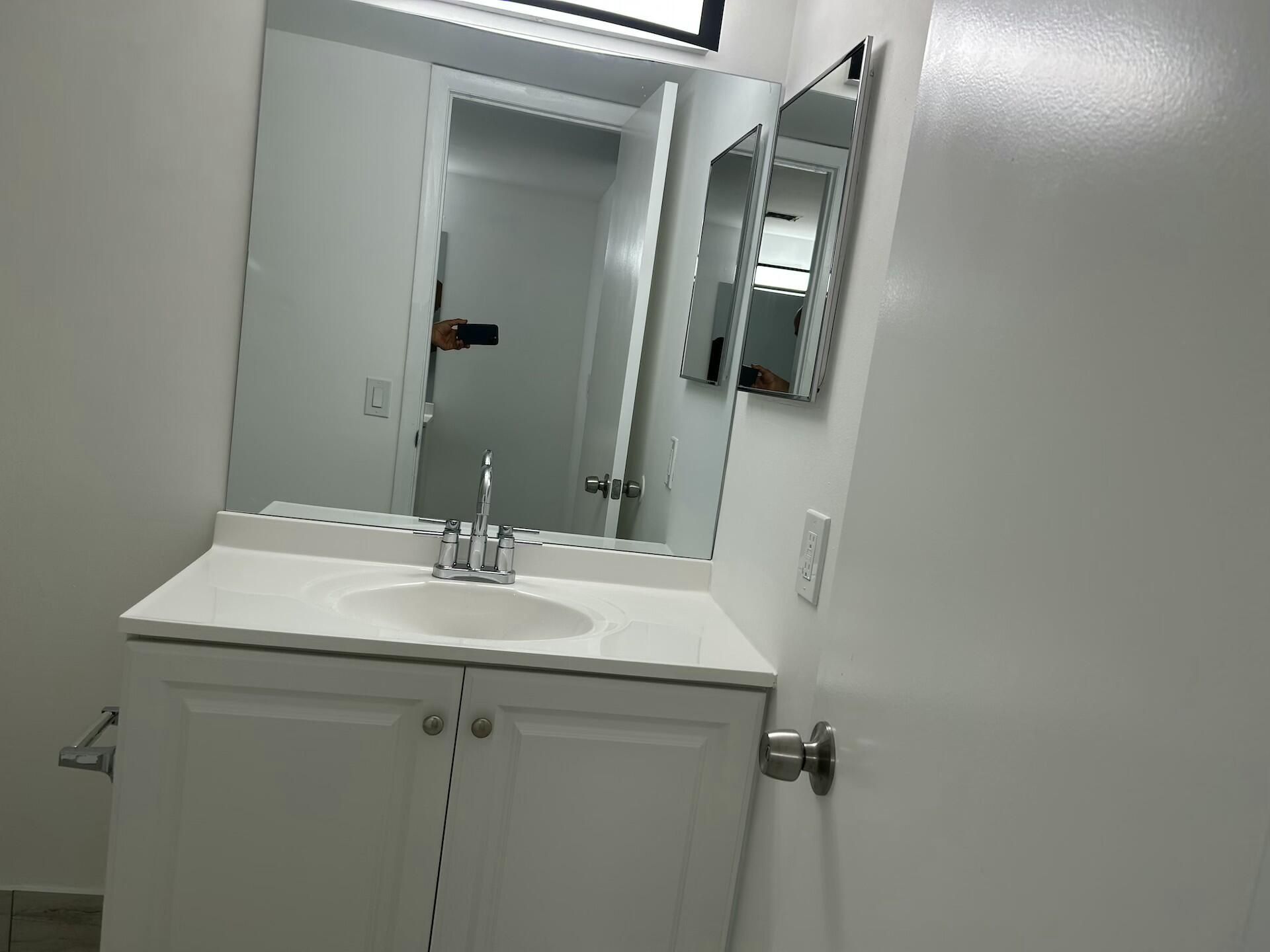 701 N Pine Island Road, Unit 304, Plantation, FL 33324 Photo