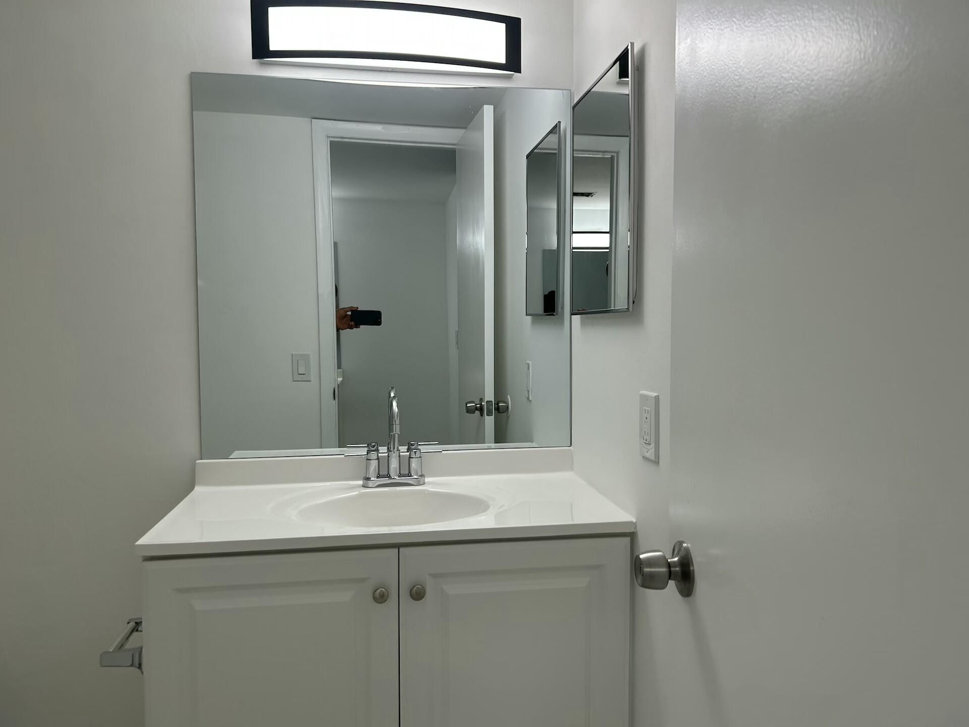 701 N Pine Island Road, Unit 304, Plantation, FL 33324 Photo