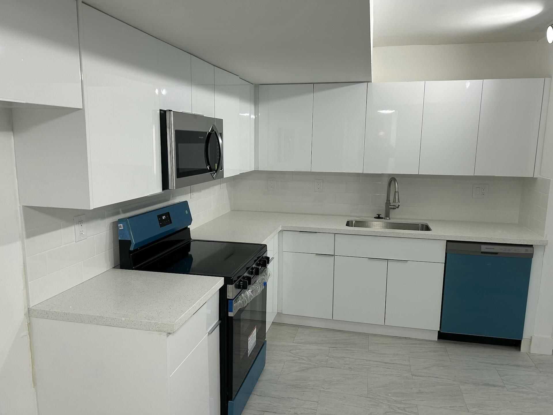 701 N Pine Island Road, Unit 304, Plantation, FL 33324 Photo