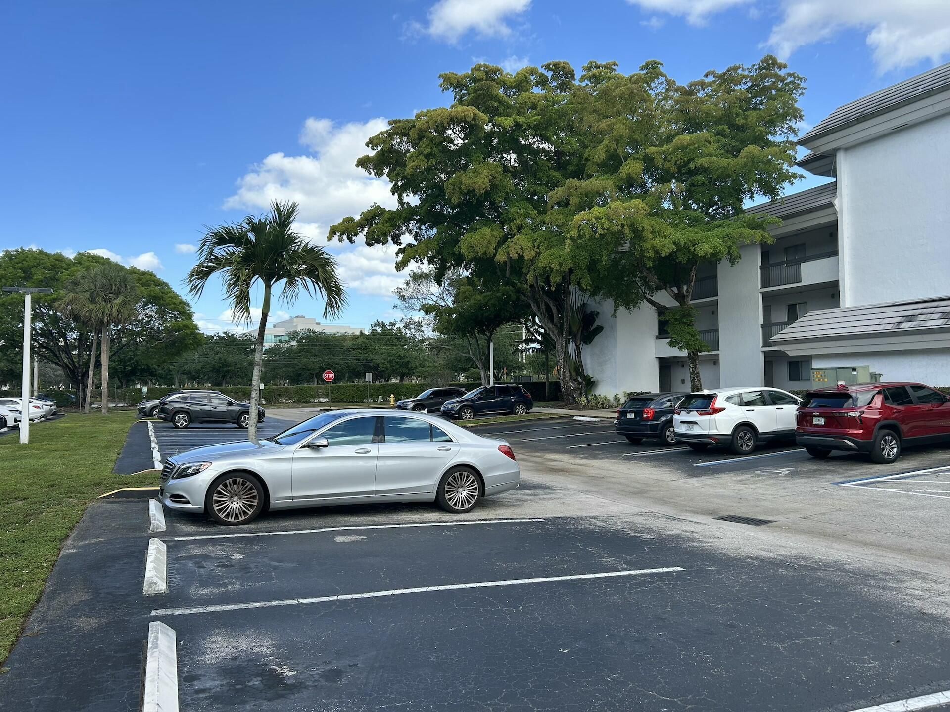 701 N Pine Island Road, Unit 304, Plantation, FL 33324 Photo