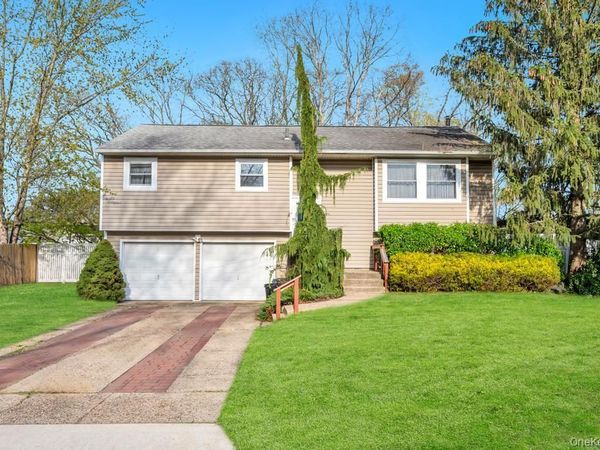 37 Mallard Avenue , Selden, NY 11784