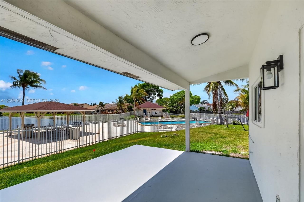 9928 SW 218th Ter, Cutler Bay, FL 33190 Photo