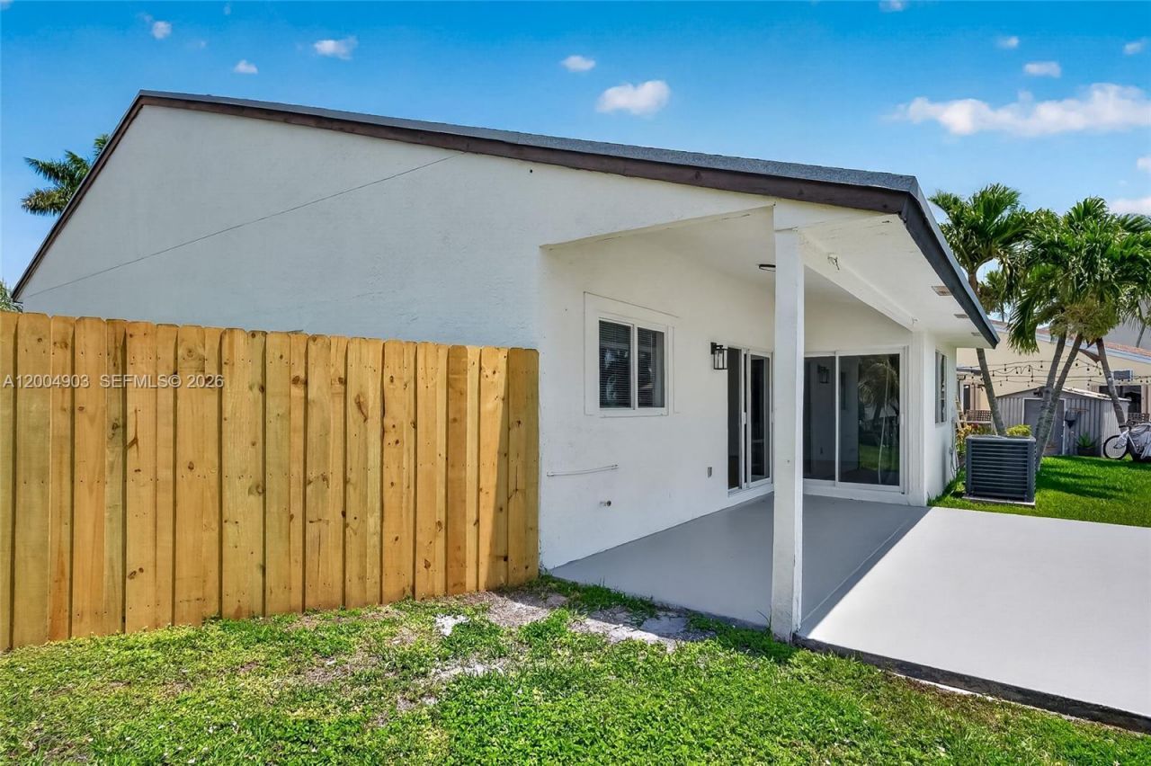 9928 SW 218th Ter, Cutler Bay, FL 33190 Photo