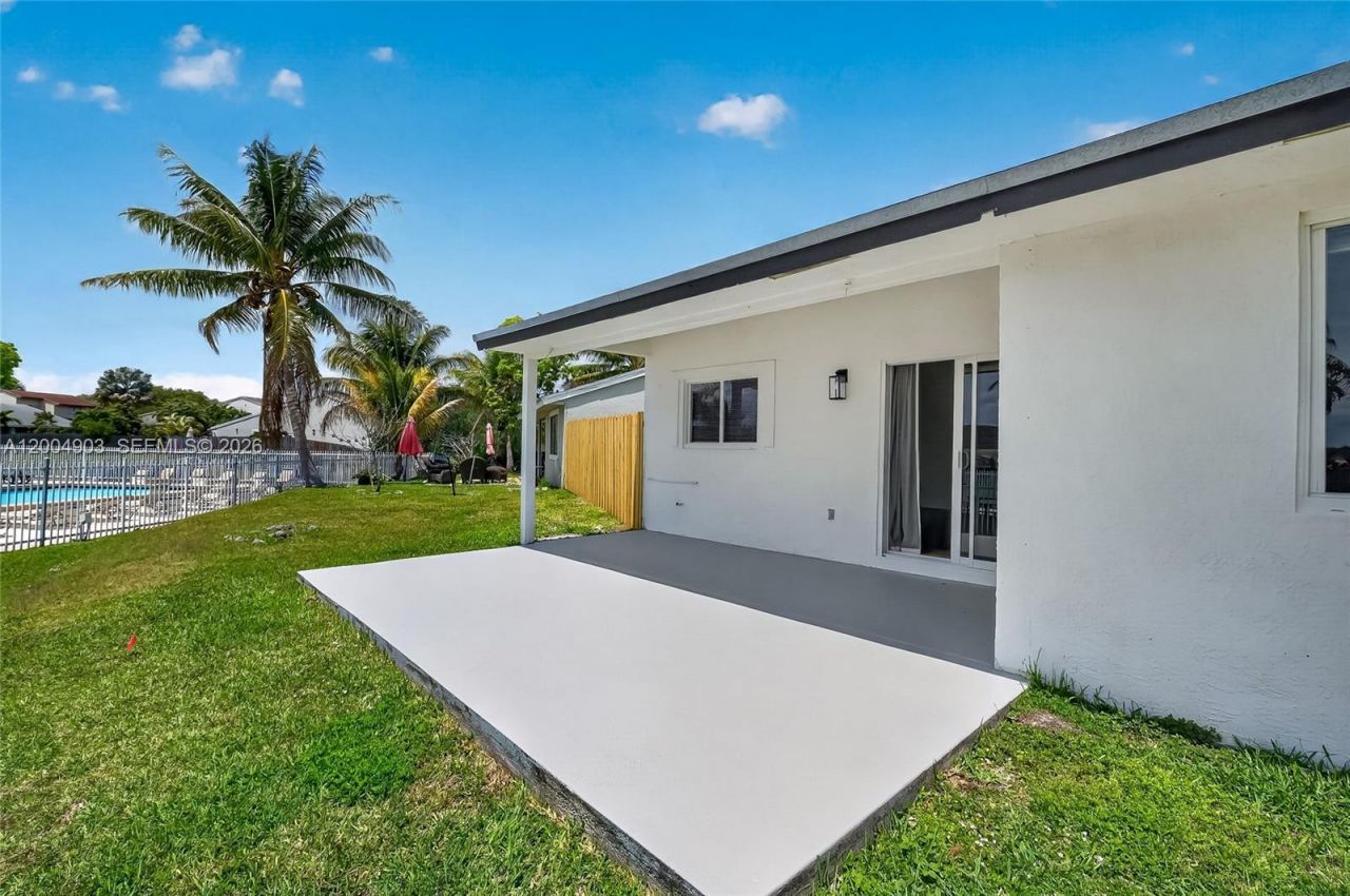 9928 SW 218th Ter, Cutler Bay, FL 33190 Photo
