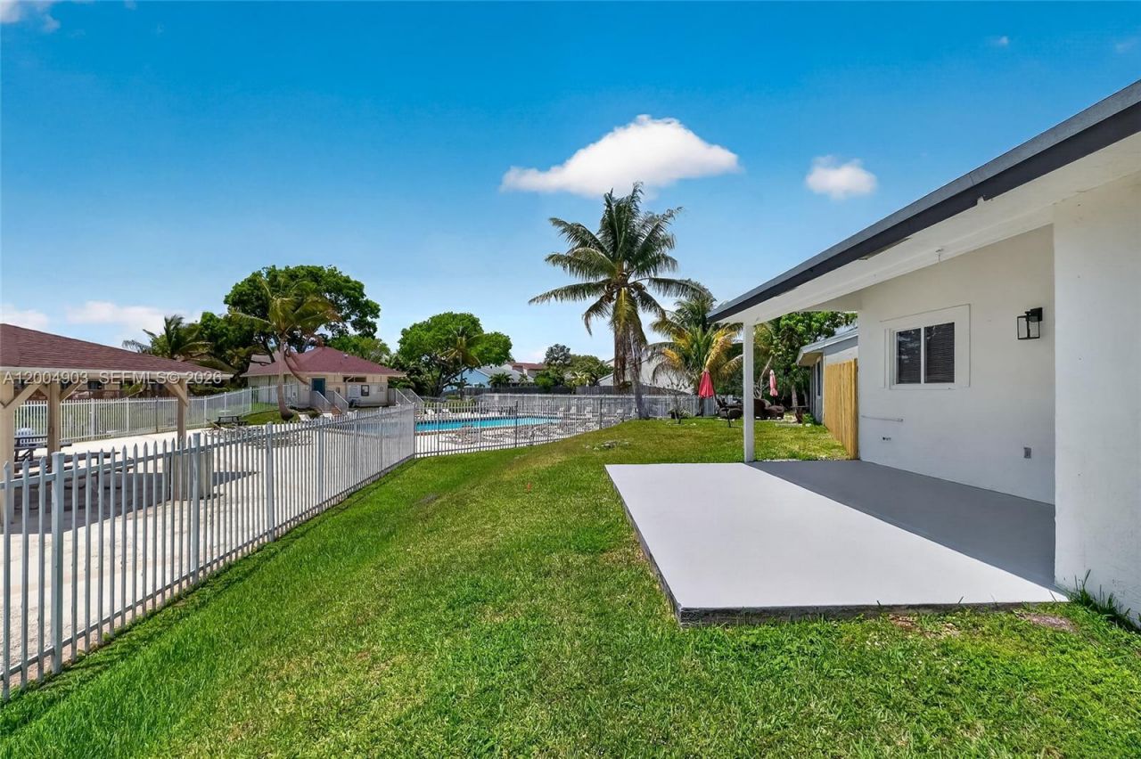 9928 SW 218th Ter, Cutler Bay, FL 33190 Photo