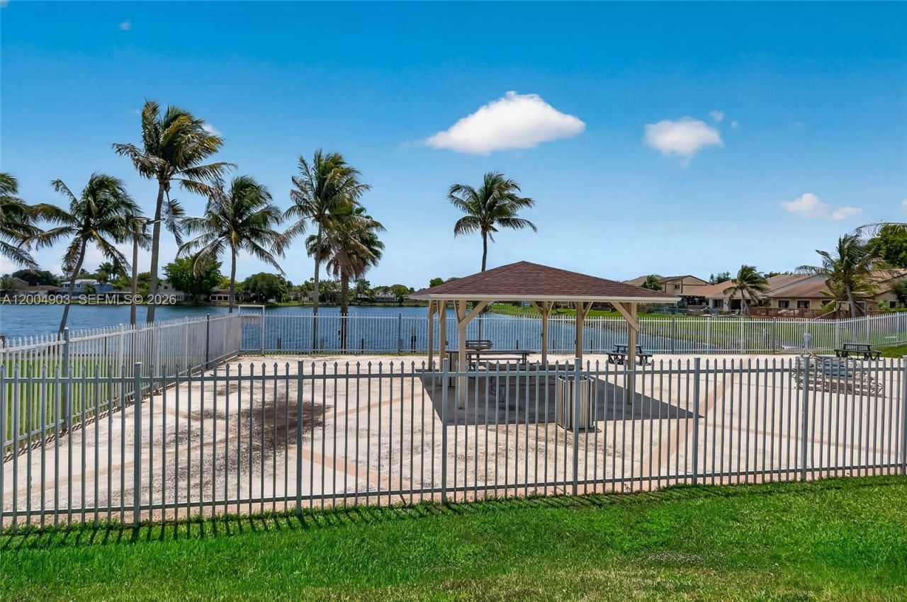 9928 SW 218th Ter, Cutler Bay, FL 33190 Photo