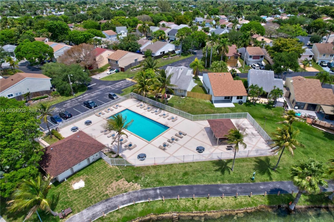 9928 SW 218th Ter, Cutler Bay, FL 33190 Photo