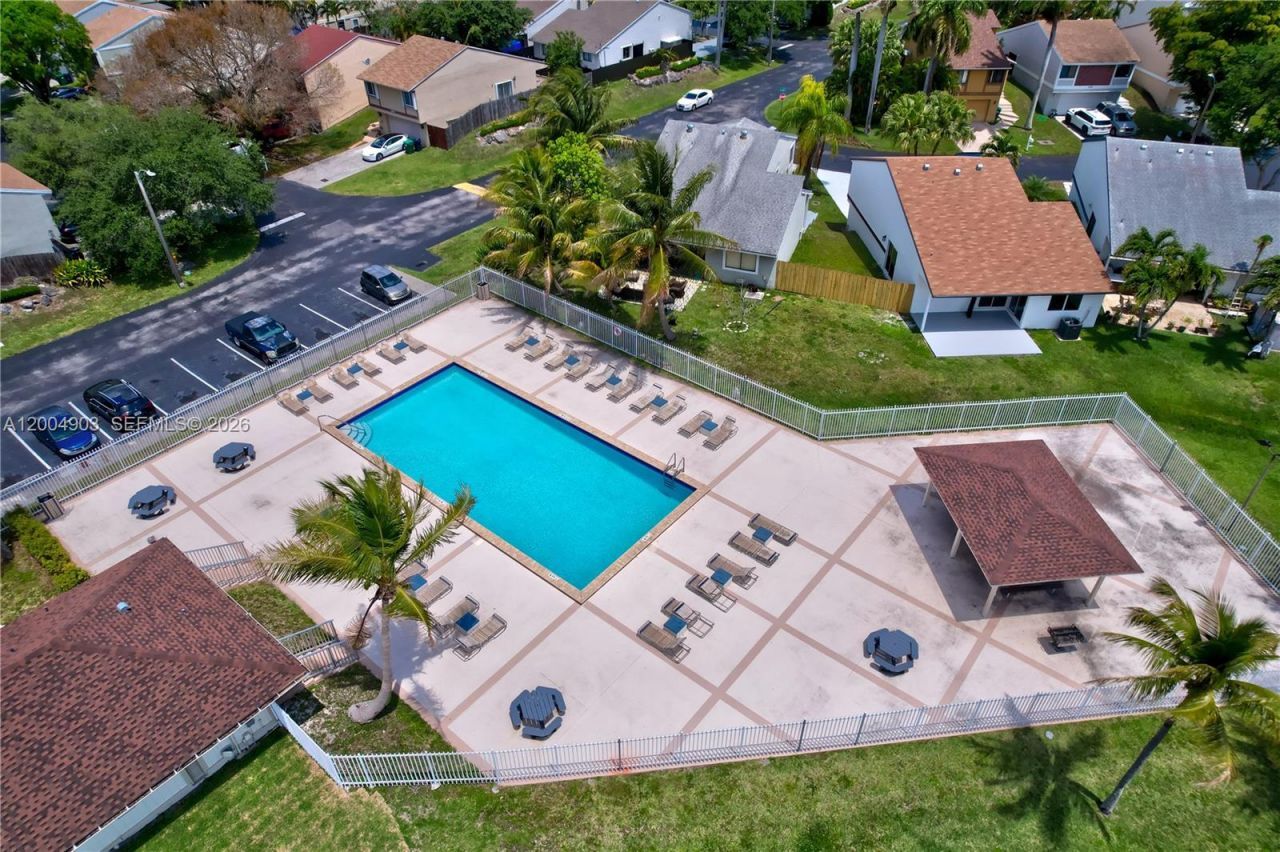 9928 SW 218th Ter, Cutler Bay, FL 33190 Photo