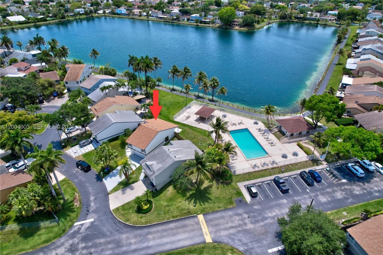 9928 SW 218th Ter, Cutler Bay, FL 33190 Photo