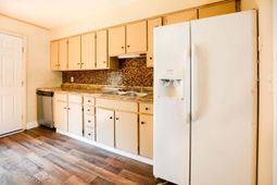 1045 Harborview Road photo 4