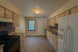 1045 Harborview Road photo 4