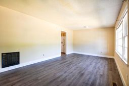 1045 Harborview Road photo 4