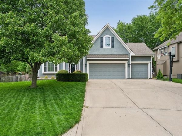 2524 SW 12th Circle, Lee's Summit, MO 64081