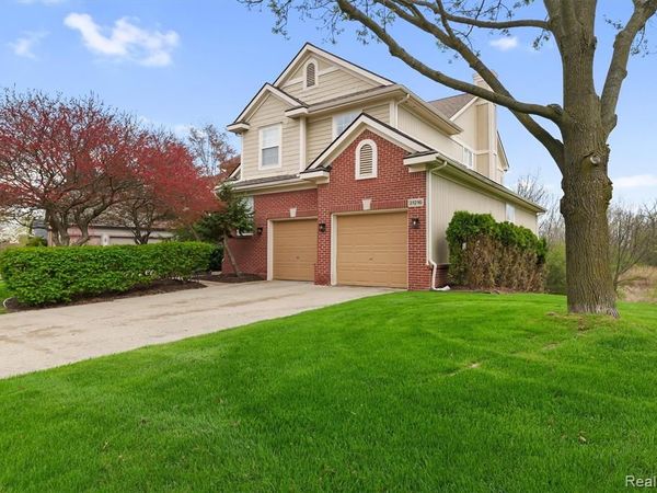 31216 Kingswood Boulevard, Novi, MI 48377