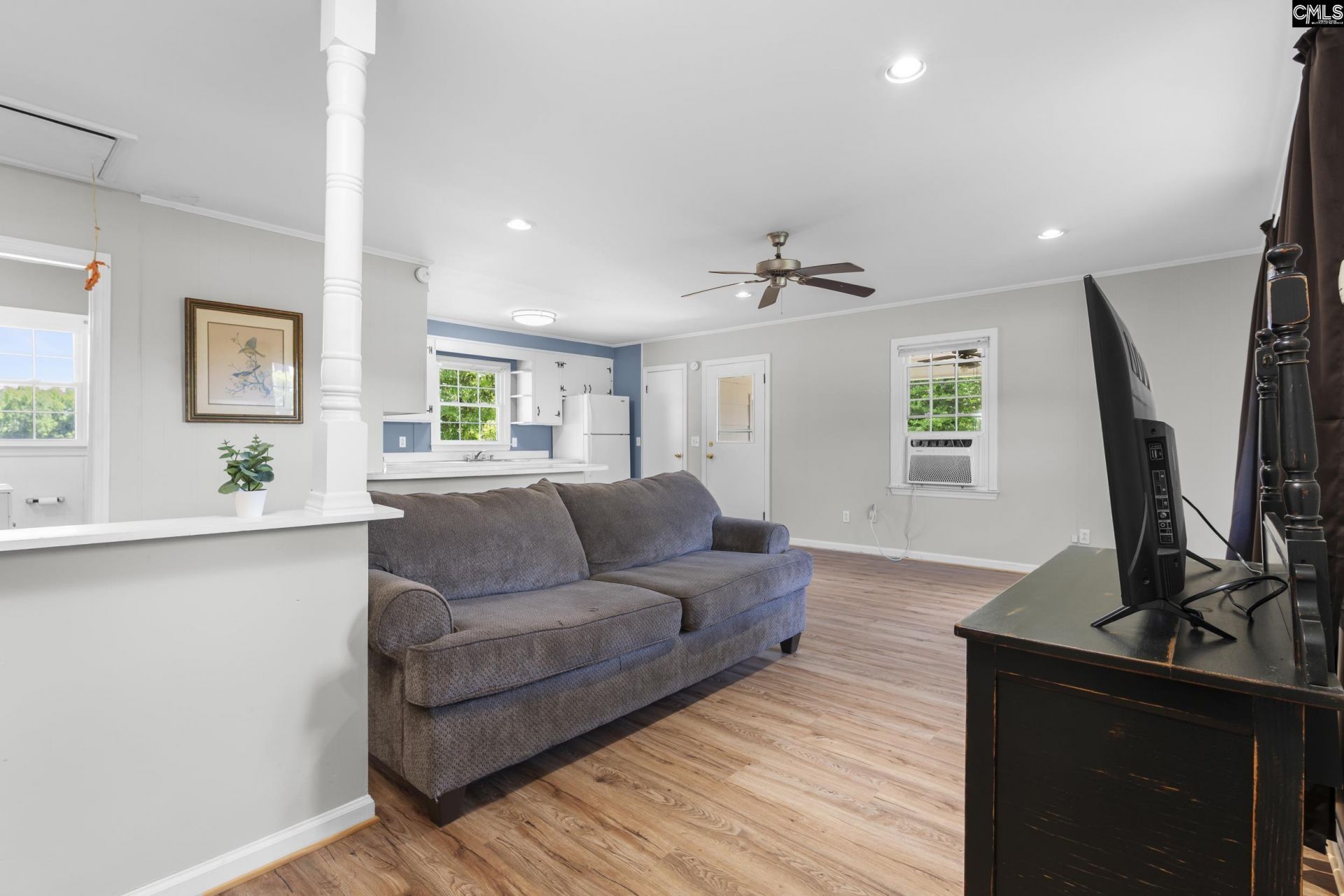 607 E Hampton  Photo 4